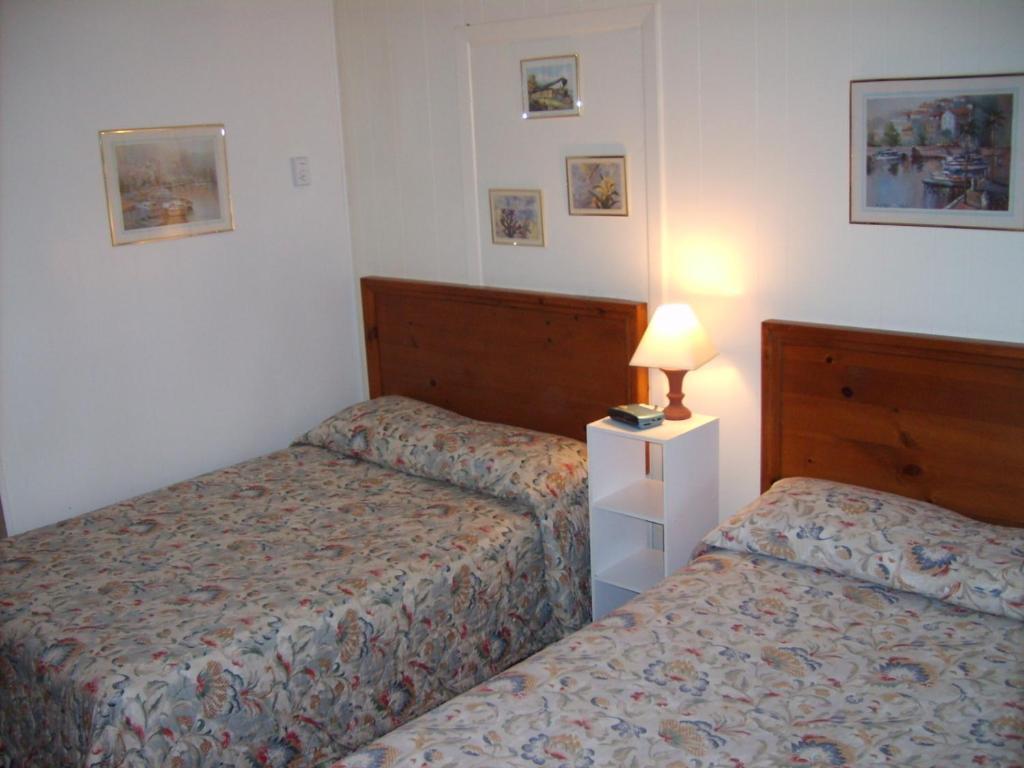Capricorn Motel Royale 1000 Islands Lansdowne Rum bild