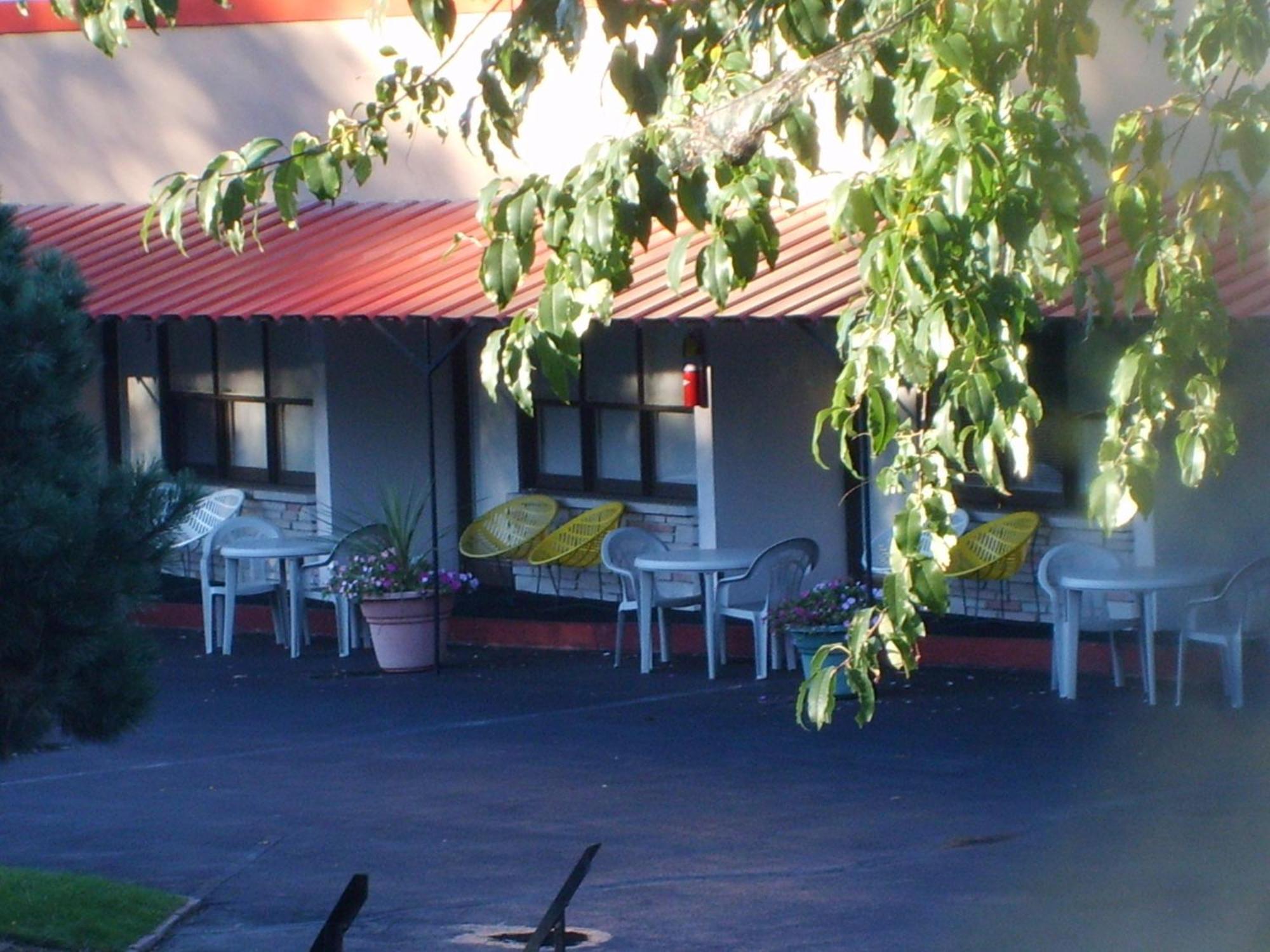 Capricorn Motel Royale 1000 Islands Lansdowne Exteriör bild