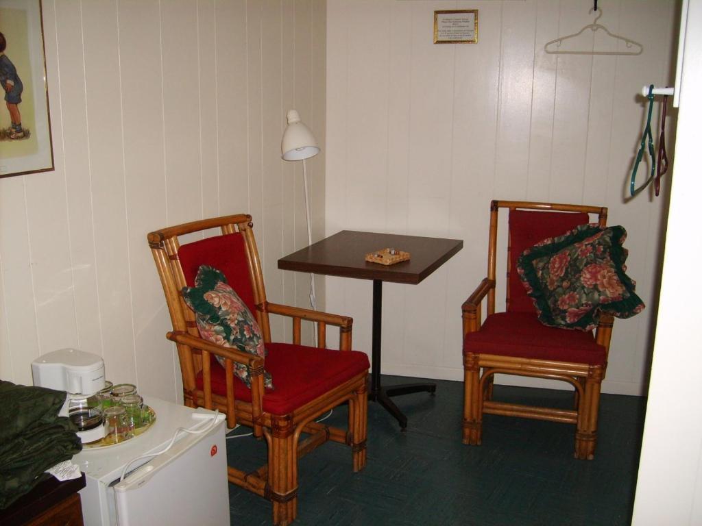 Capricorn Motel Royale 1000 Islands Lansdowne Exteriör bild